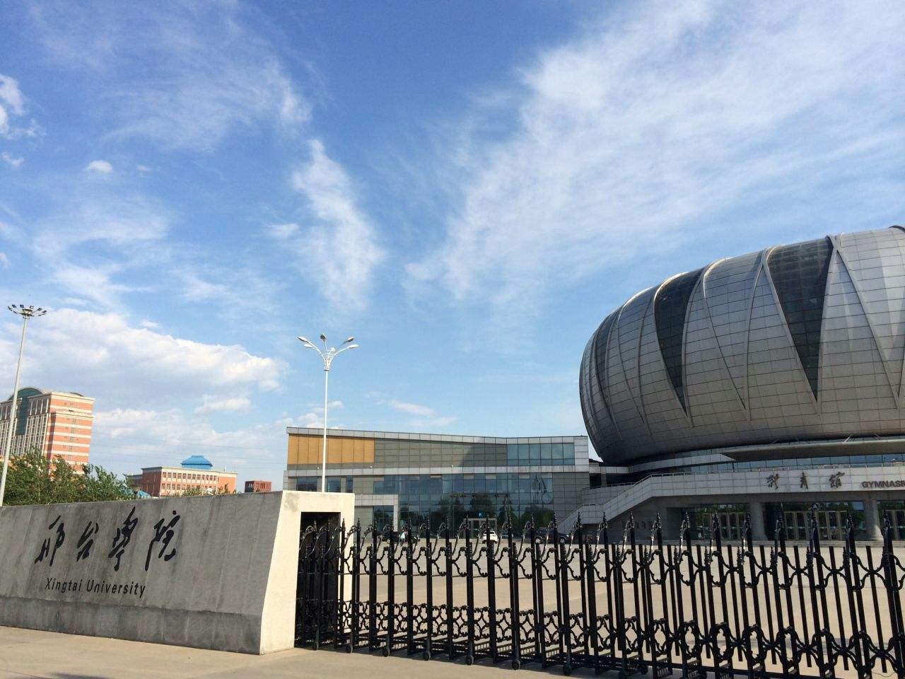 閭㈠彴瀛﹂櫌6浣嶅コ鍚屽闆嗕綋鍑洪暅瑙嗛,閭㈠彴瀛﹂櫌鍑洪暅