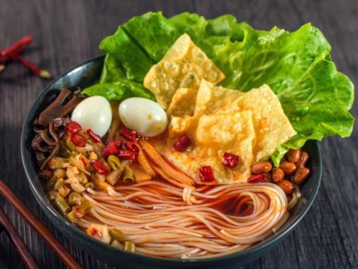 柳州螺蛳粉培训中心,柳州黄哥螺蛳粉