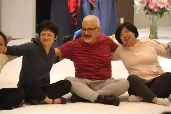 身心之恋,穿越人海拥抱你——国际治疗大师Zvika舞动治疗工作坊