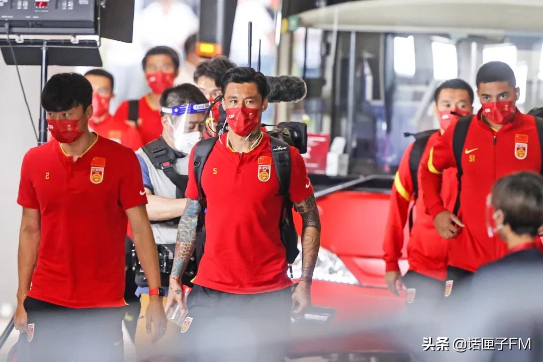 搞撒百叶结？刚在家门口看了个7-0，国足就……