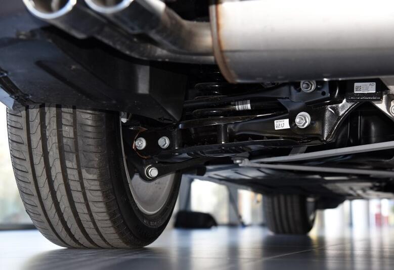 宝马3系gt2019款320i时尚型,动力平顺没有顿挫感