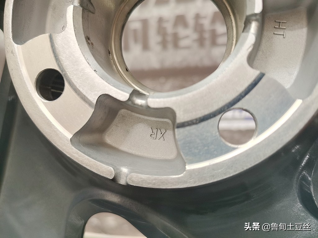 16寸龙鳞刀锋轮毂动态效果,新款刀锋轮毂动态效果