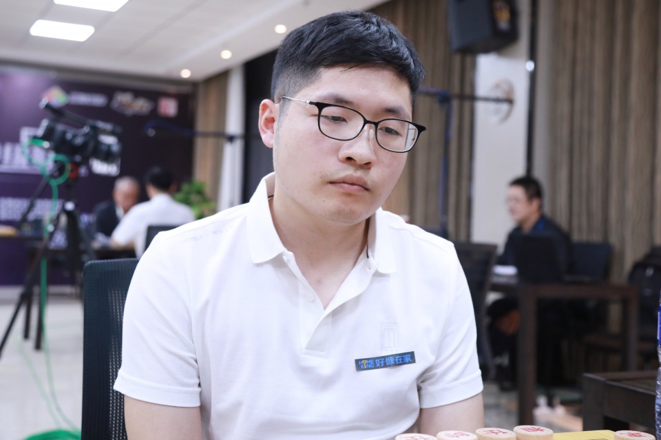 亳州战报|象甲联赛第六轮战罢，许文章含笑认输