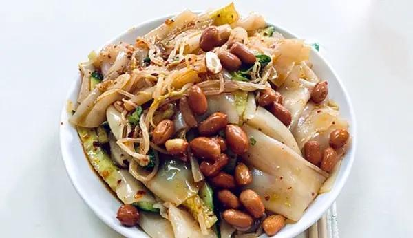 新手摆地摊做什么小吃比较好,摆地摊小吃什么最火最好吃赚钱