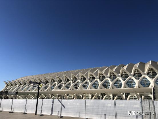 开手波等30个红灯，飞十几小时到万达看场欧冠，哪样更酸爽？