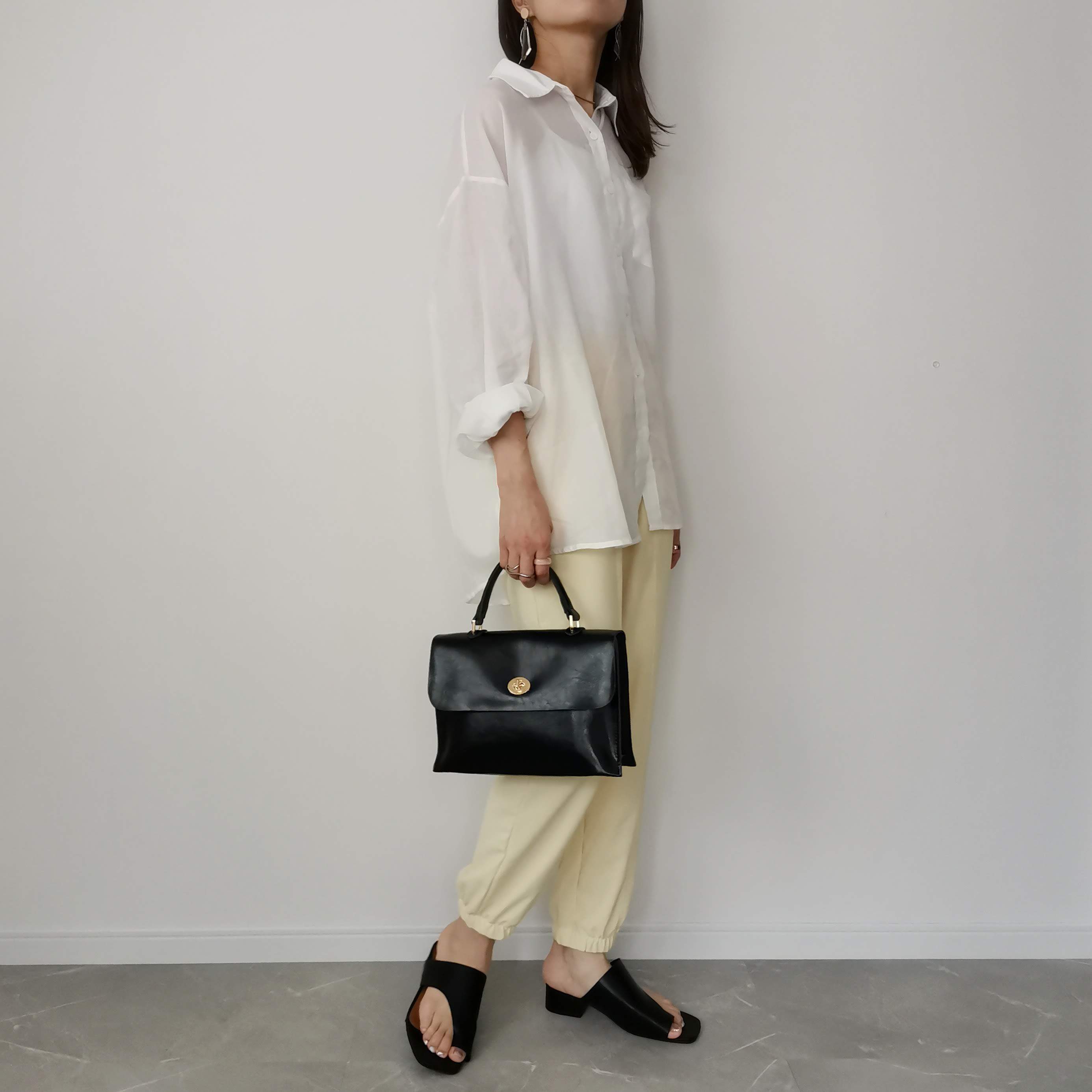 搭配白色裤子的短上衣推荐,今夏穿这四款裤子随便搭配都很美