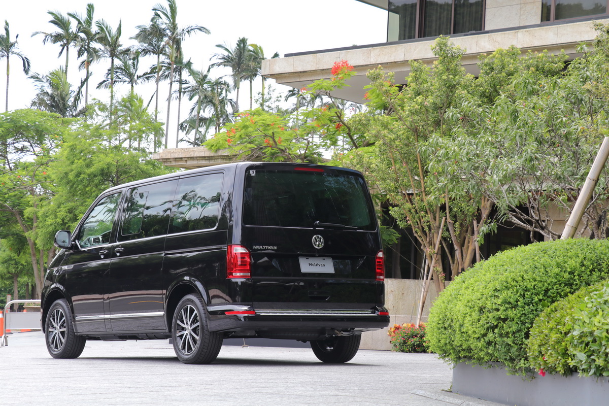 进口大众multivan精彩实拍展示,19年大众帕萨特混动试驾