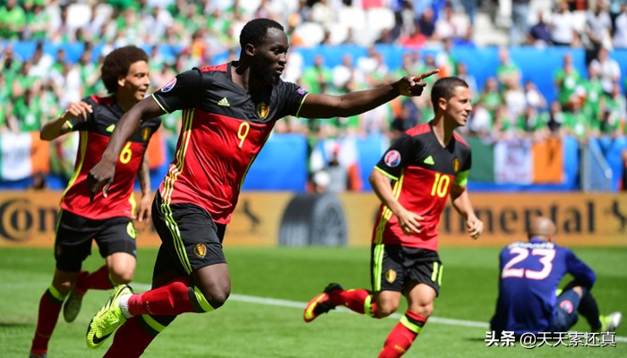 新世纪有两个黄金一代被吹捧为本国史上最强，但成绩都远低于预期