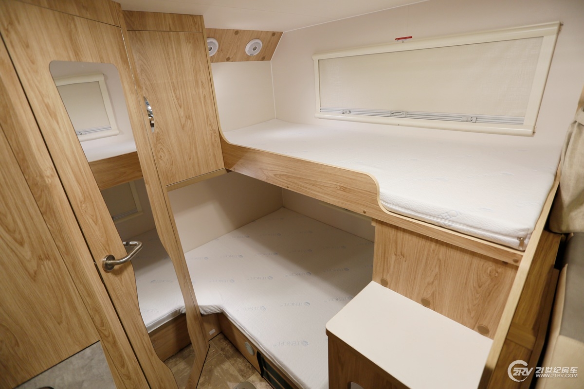 旌航依维柯c型房车,旌航依维柯C型大额头房车