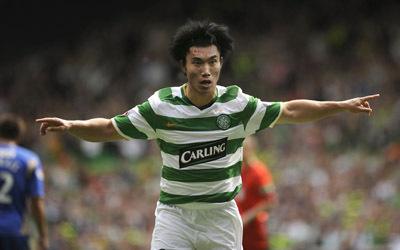 40岁中国足球留洋传奇宣布退役,目前留洋的中国足球运动员有哪些