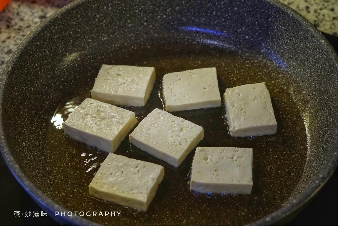 鱼与香肠的约会～香肠豆腐炖鱼～