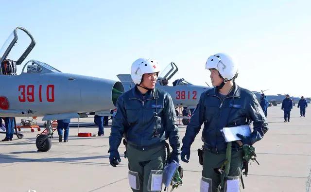 空军飞行员家属特殊待遇,中国飞行员的待遇