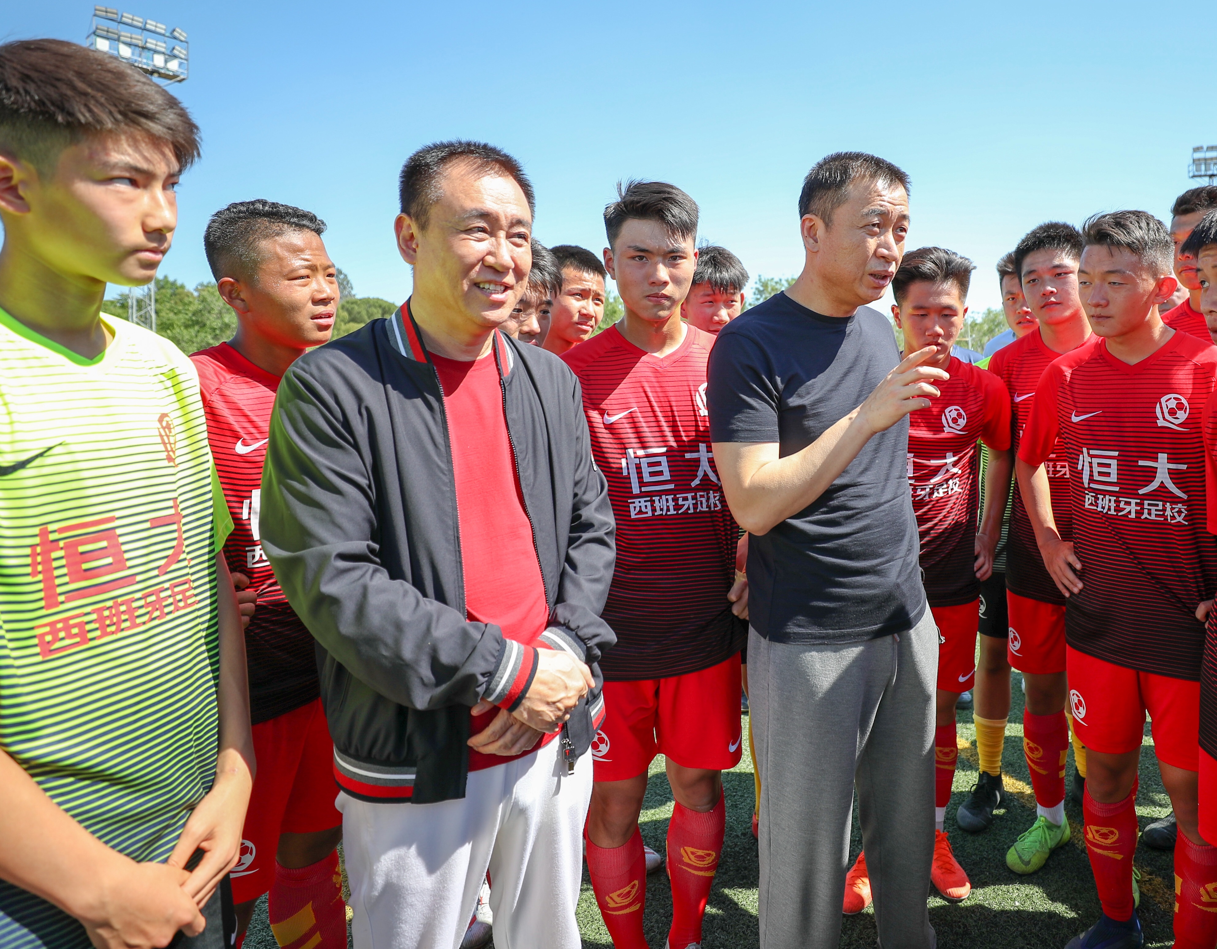 张近东许家印比赛,许家印谈恒大足球青训