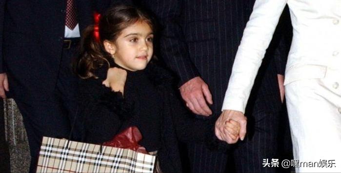 作为麦当娜的女儿也非寻常之辈23岁的她比母亲更大胆出色