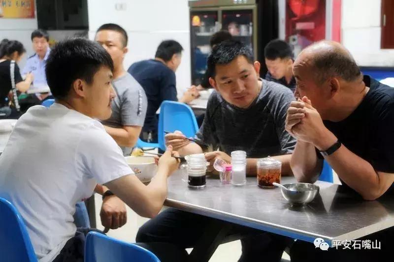 流口水了没？警察的“深夜食堂”，不只是……