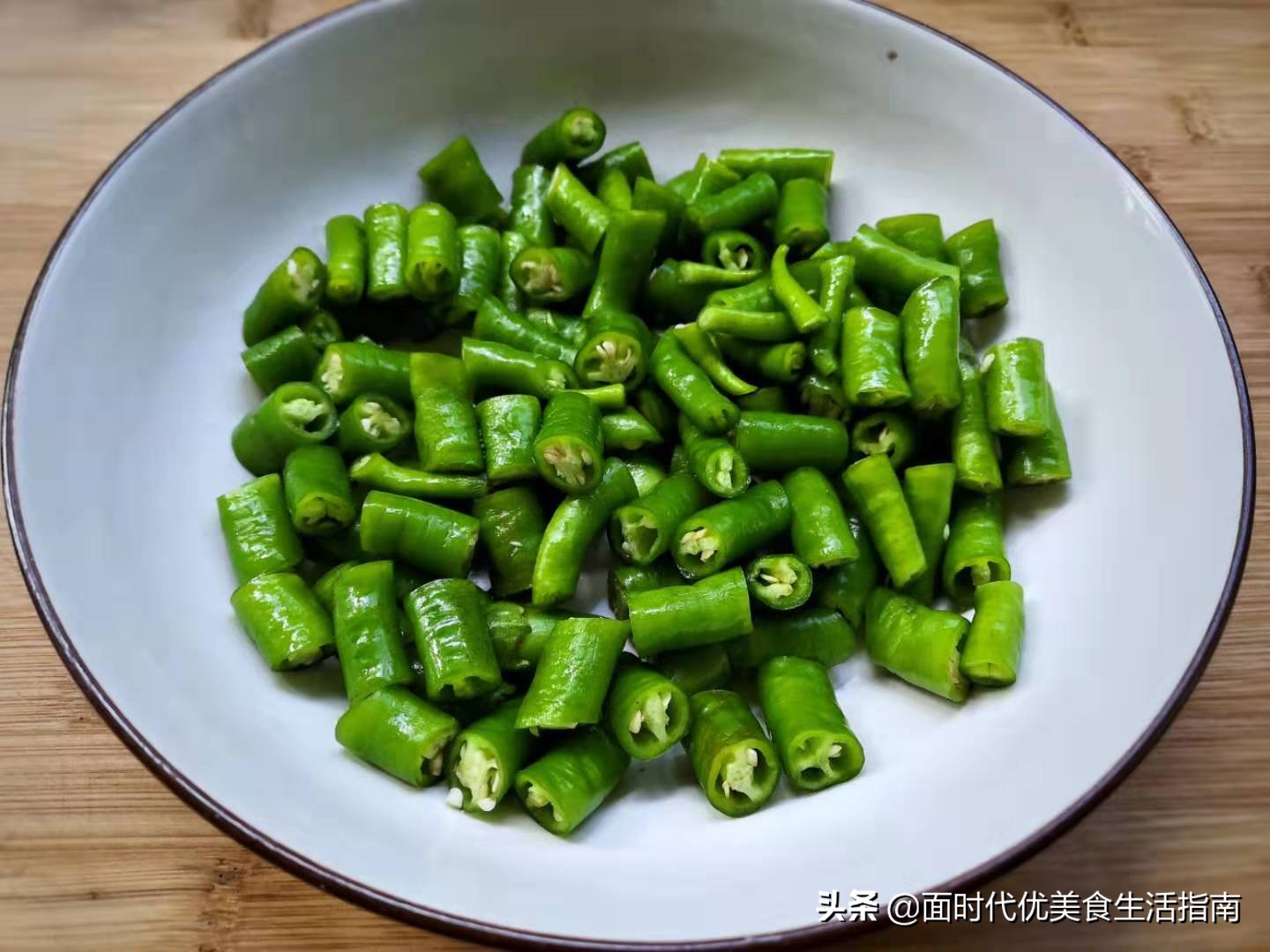 辣椒怎么做又酥又香,这才是辣椒的正确做法