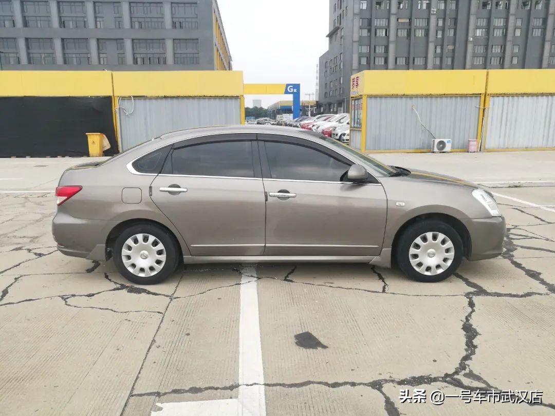 日产轩逸2012款1.6自动xe二手车检测,2012年尼桑轩逸白色1.6自动豪华版