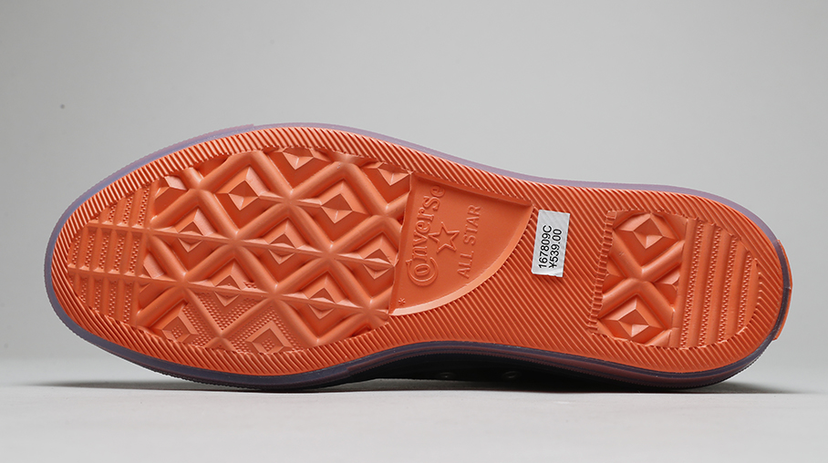 匡威银灰色高帮帆布鞋,脚感爆炸帆布鞋