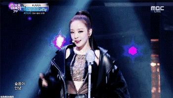 具荷拉今天出殡，她曾被家暴至子宫出血：我再也假装不下去了……