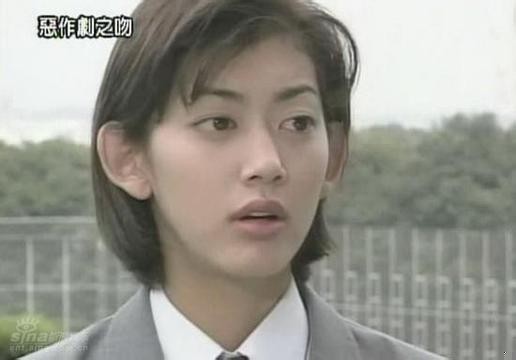 招风耳特征,招风耳招财什么意思