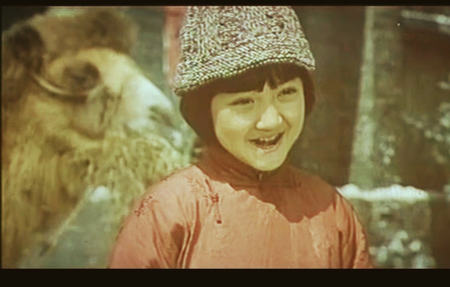 《城南旧事》：成人热衷审判，英子单纯的爱和善良，你还记得吗？