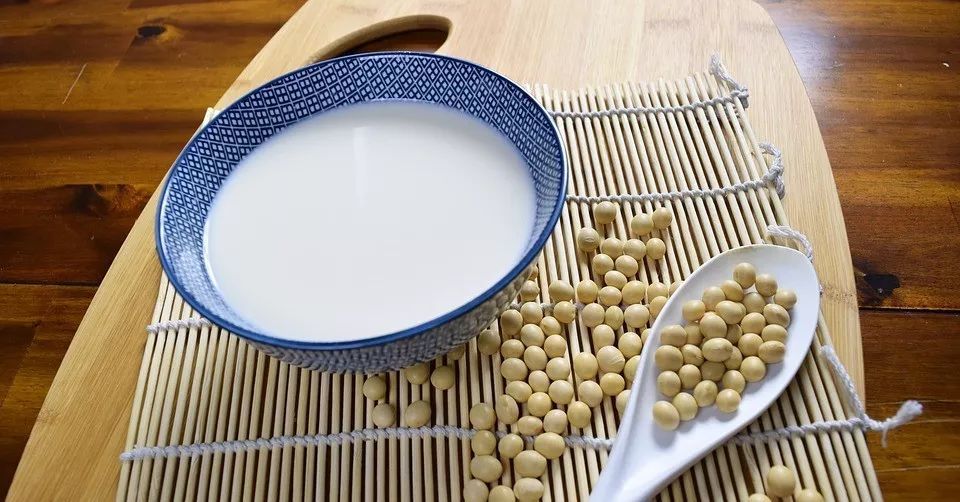 十大不建议孩子喝的饮料,对孩子身体最健康的几种饮料