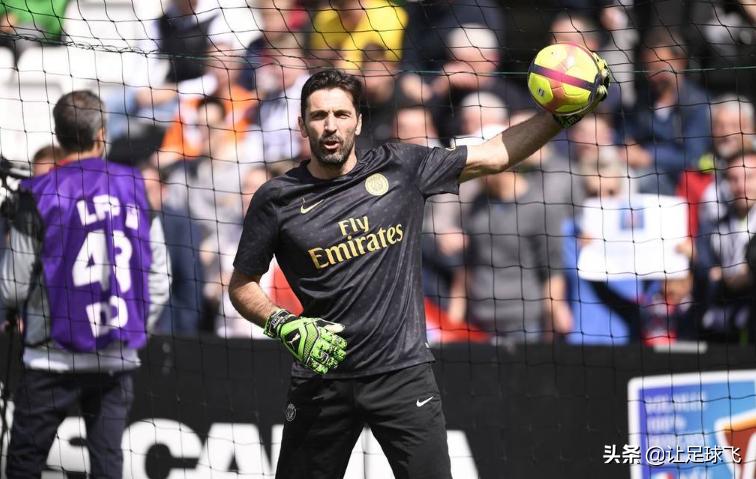 意大利国门布冯现状,布冯加盟巴黎穿几号