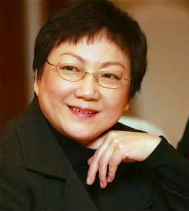 *小平邓**谈中国足球：看了几十年，闷气不能出