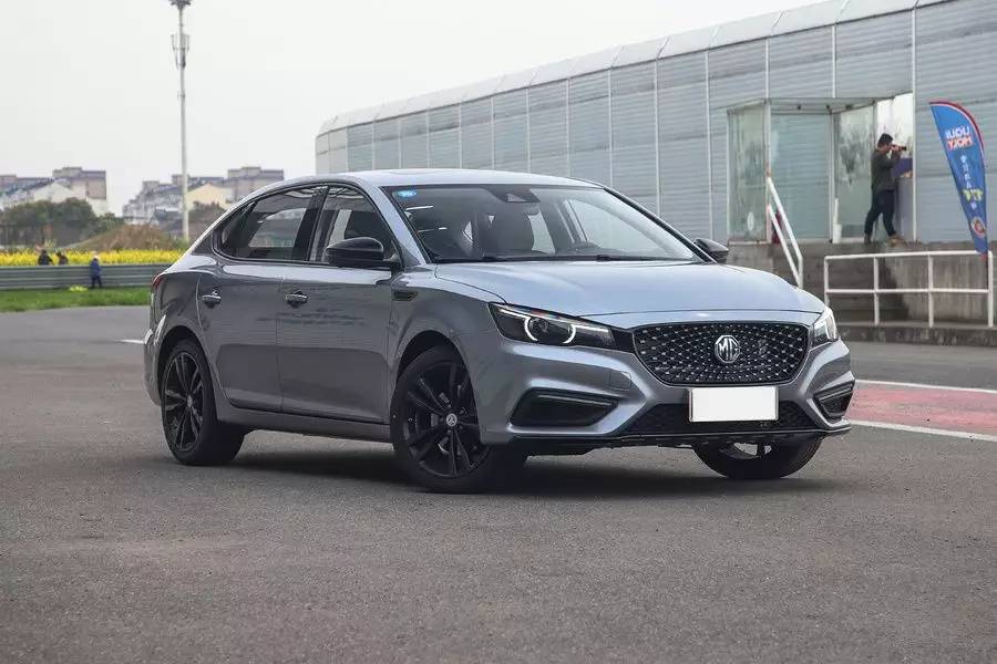 值得入手的双门轿跑车,前十名四门轿跑车型哪款比较推荐