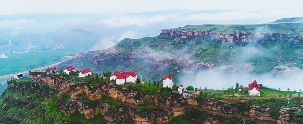 云雾缭绕老君山,云雾缭绕白云观