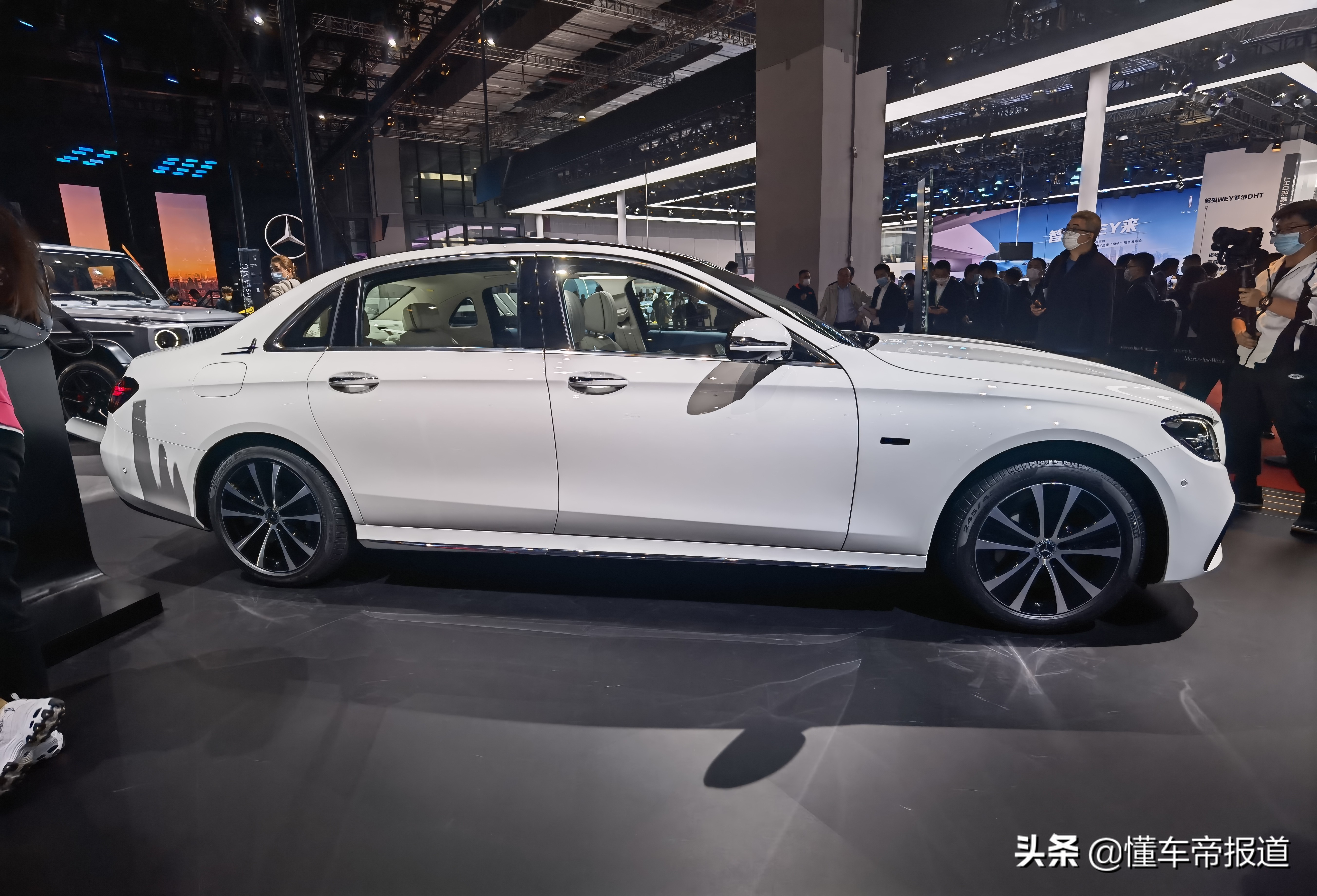 新款奔驰e裸车价,新车奔驰e级300落地价