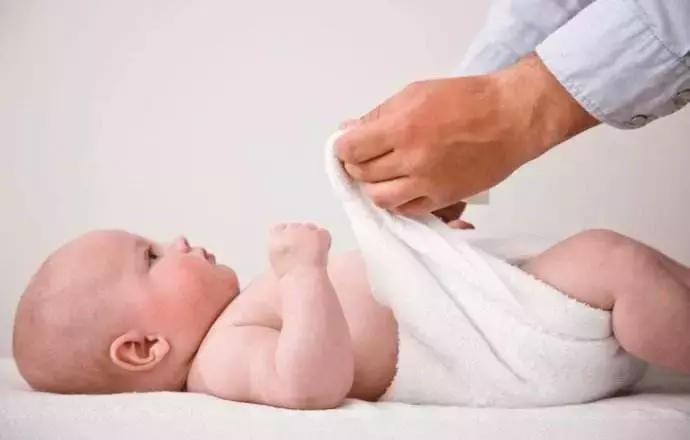 新生宝宝发抖、体重下降等情况是真的有问题吗？新手父母必学