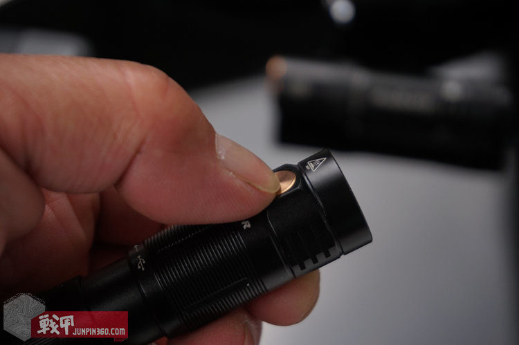 新款fenixe12v2.0迷你手电筒,fenix迷你手电筒e02r