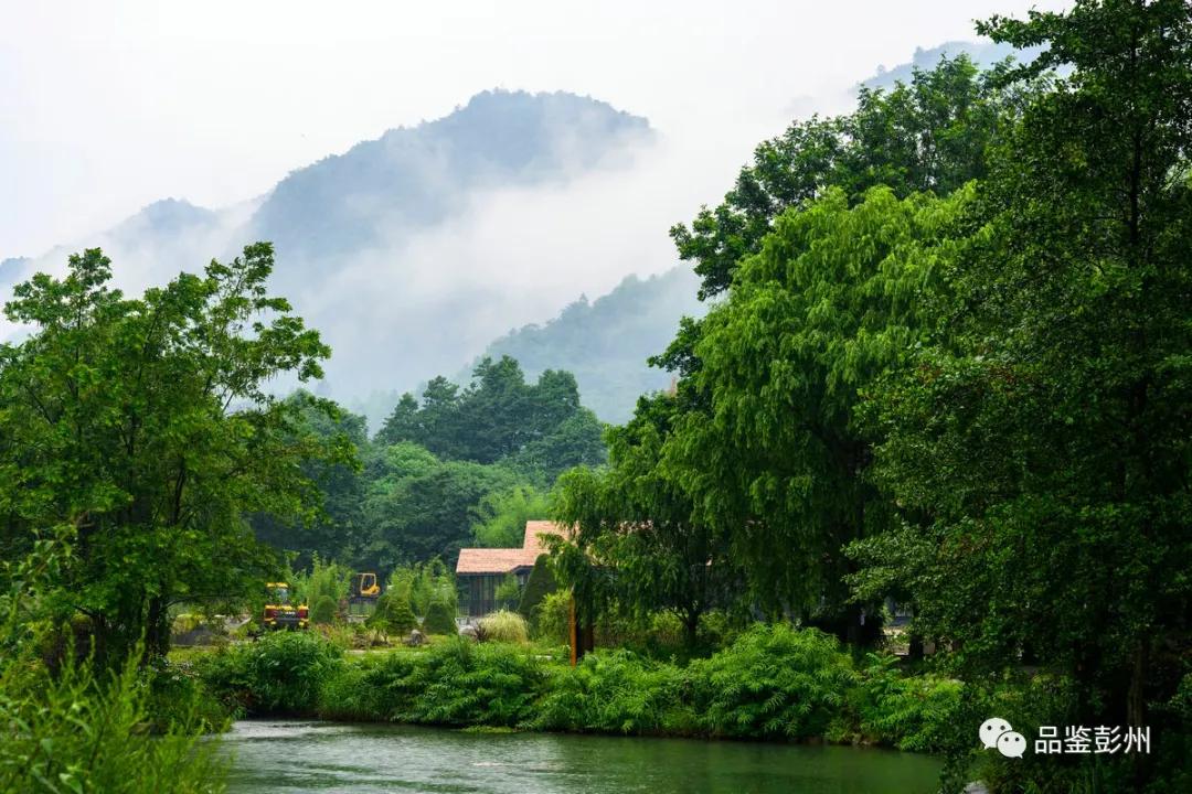 画一幅和足球有关的画简单图片,画一幅和足球相关的画