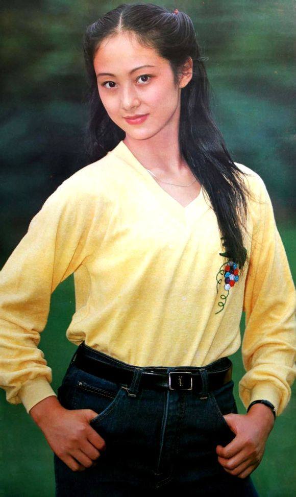 林青霞扎头发年轻照片,林青霞邓丽君