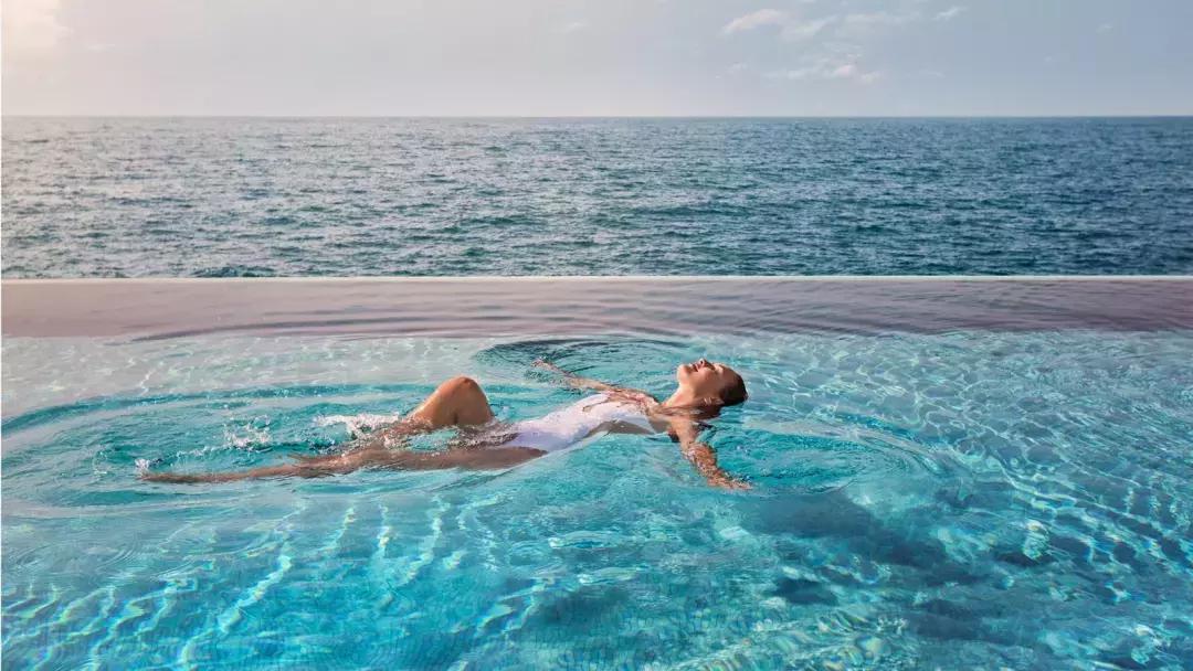 白本护照出境法国旅游免签吗,白本护照旅游去哪个国家比较好