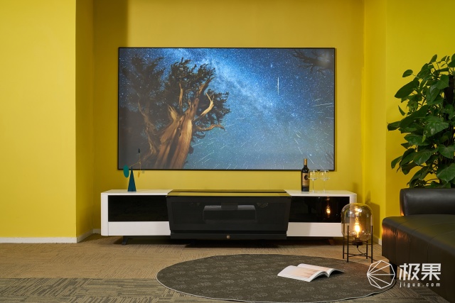 真正的无边框全屏电视机,超薄屏幕无边框电视