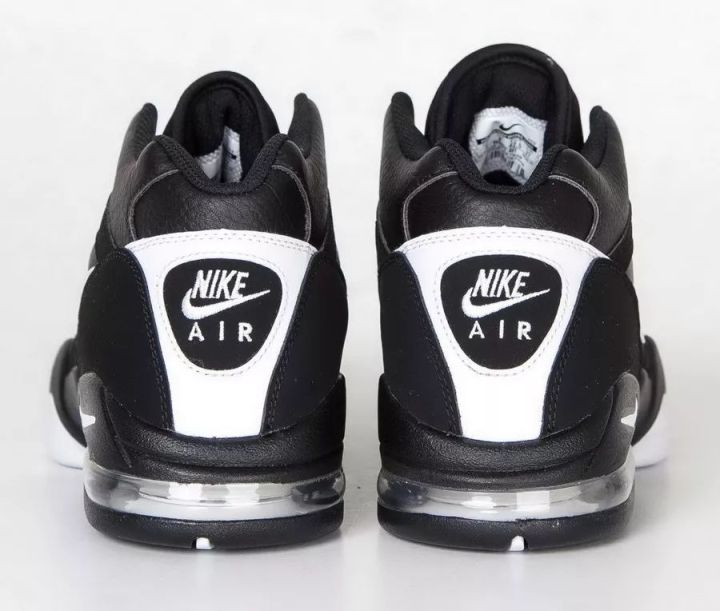 戴尔库里最佳第六人,库里球鞋第7代