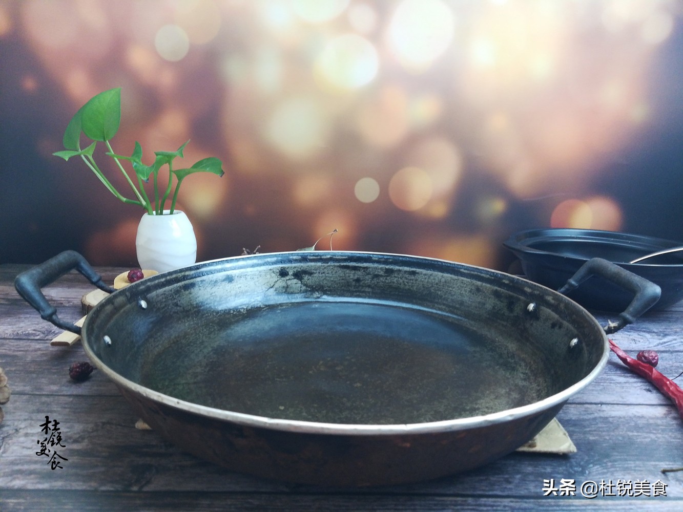 炒肉总粘锅？掌握这3个要点，普通铁锅可比不粘锅，实用实惠