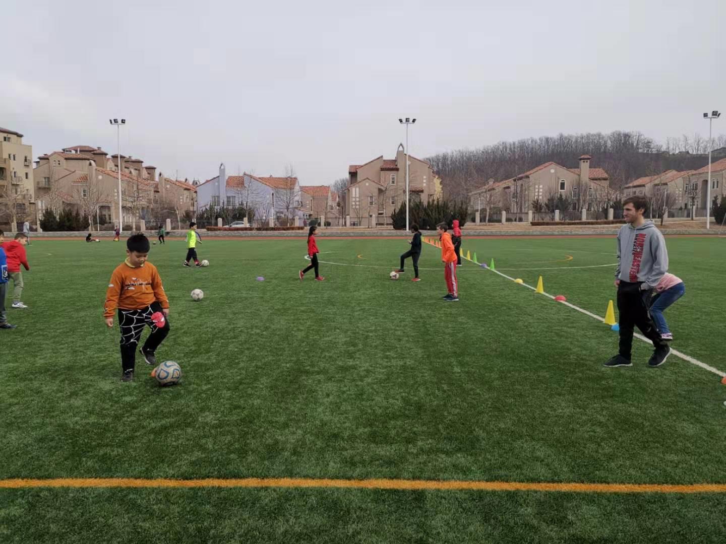 不经过摔打怎么变强,不经历磨练就不能成长