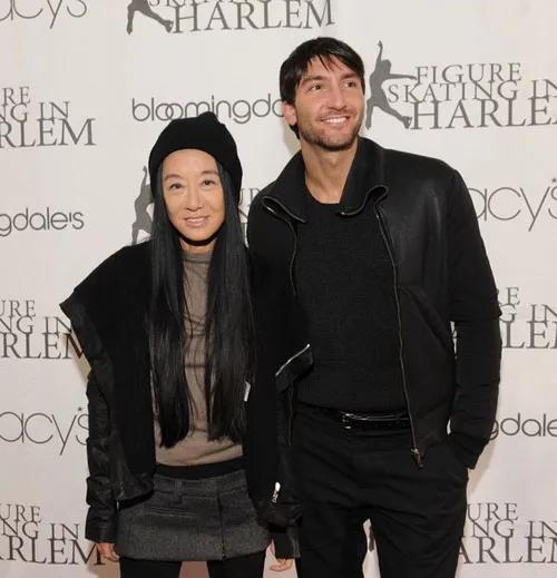 身价40亿，男友小她36岁：72岁“婚纱女王”比邓文迪厉害多了