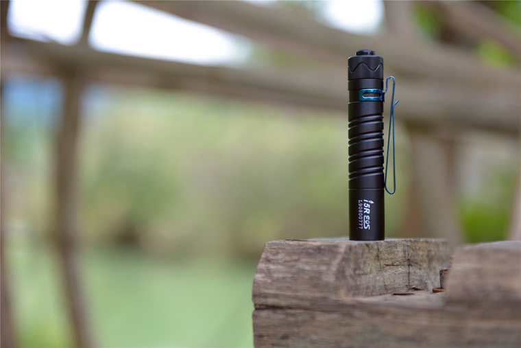 olight傲雷baldrs小型强光战术手电,我就是与众不同女声完整版