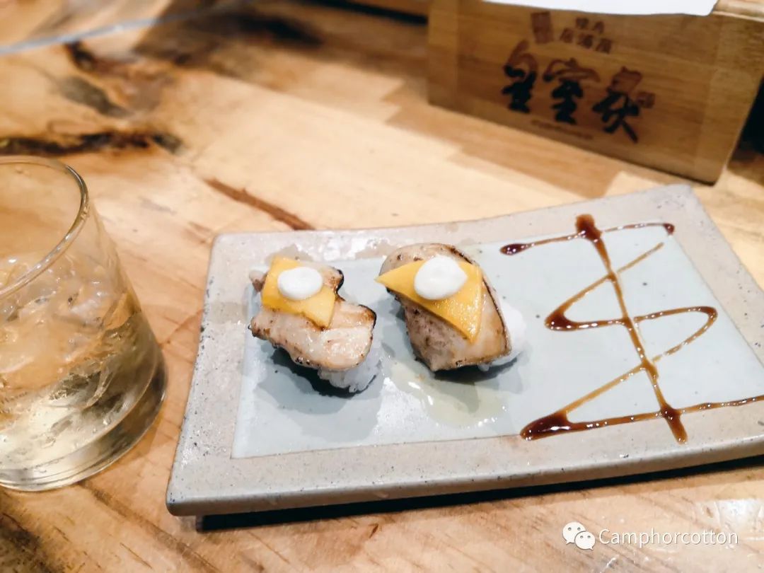 炎热的夏天,社畜需要一个安静的小酒馆