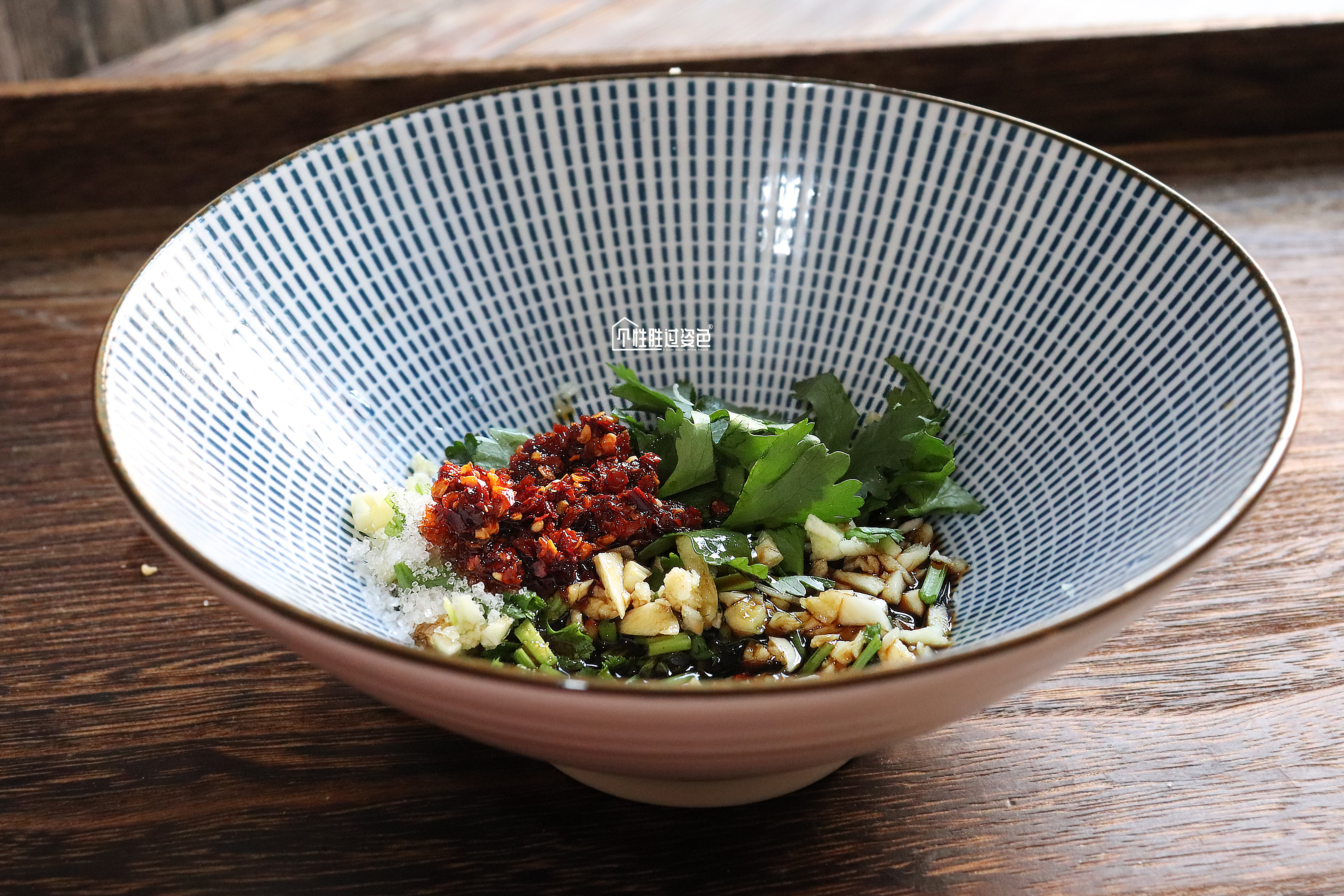 30秒教你制作酸辣粉,手把手教你做酸辣粉视频