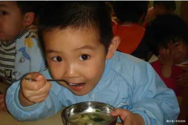 6岁孩子一直喝中药有影响吗,6岁孩子喝三段奶粉会不会长不高