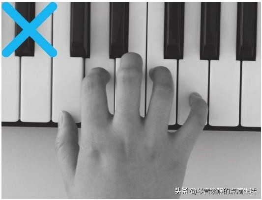 自学电子琴入门电子琴指法如何学,零基础弹电子琴教程母亲