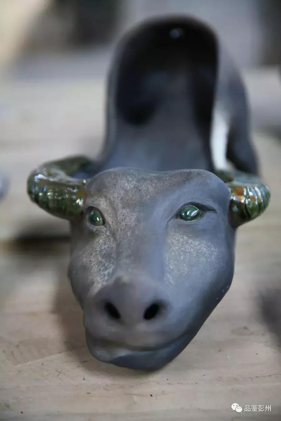 走遍中国的“寻鞋哥”来了！这回居然换上“军乐造”