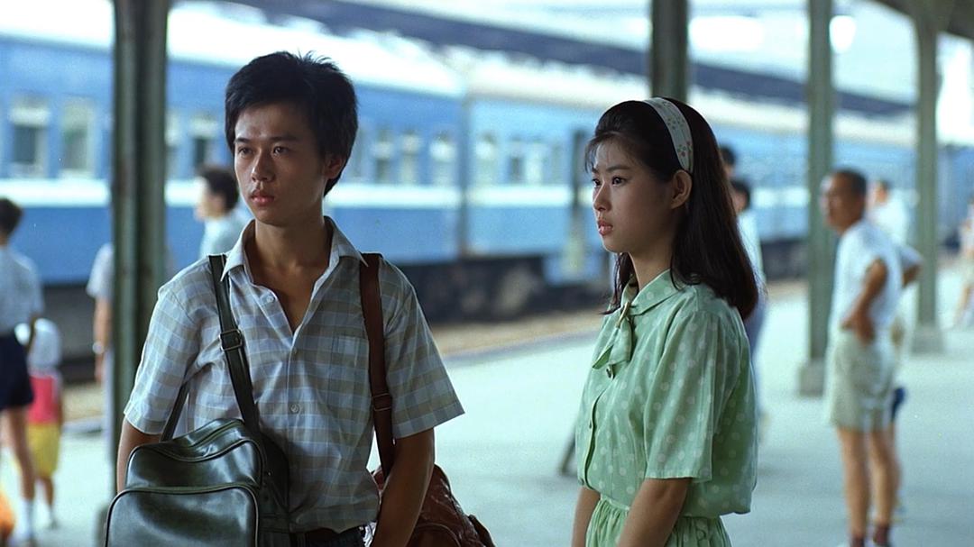 以两人的恋情为主轴，在爱情观之下追寻自然与生命的运行