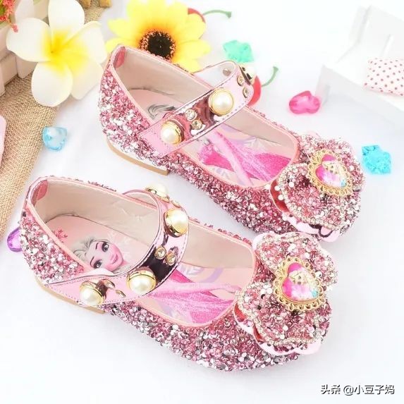 这些鞋子不能给孩子穿,这种鞋子不要给孩子穿