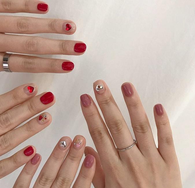 简约高级珍珠钻石美甲,钻石美甲款式简约